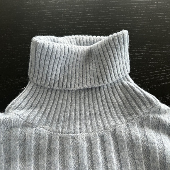 Sky Blue Rolled neck Cable Sweater Never Worn - Picture 3 of 6